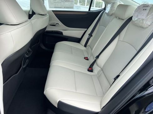 Used 2024 Lexus ES 300h w/ Premium Package FWD image 23