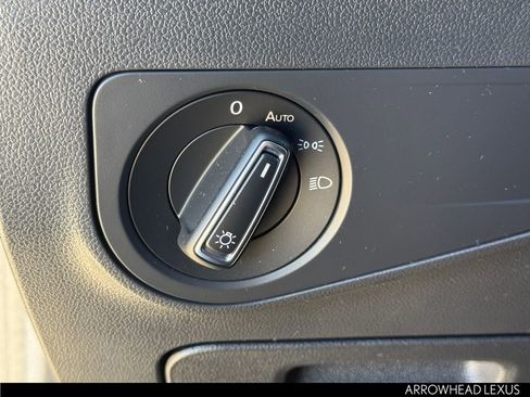 Used 2024 Volkswagen Tiguan SE R-Line image 25