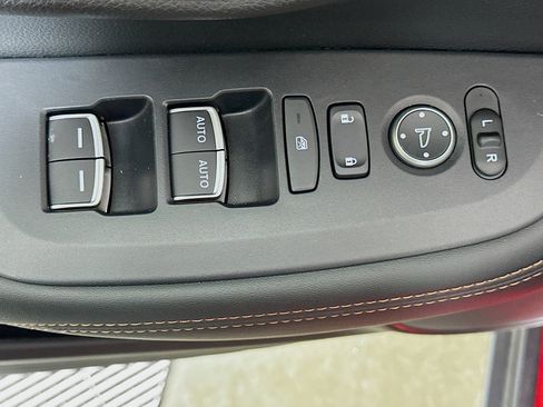 Used 2025 Honda HR-V Sport image 15