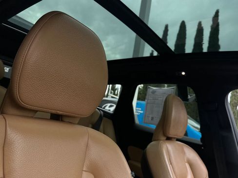 Used 2019 Volvo XC60 T6 Momentum w/ Multimedia Package AWD/4WD image 20