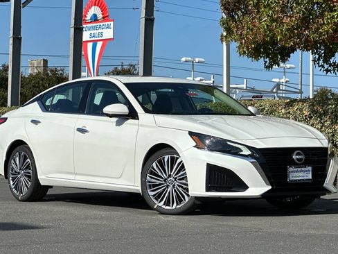 New 2025 Nissan Altima 2.5 SL image 2