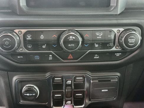 Used 2023 Jeep Wrangler Unlimited Sahara w/ Dual Top Group AWD/4WD image 23