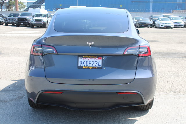 Used 2023 Tesla Model Y 2WD image 5