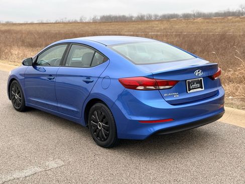 Used 2018 Hyundai Elantra SE image 9