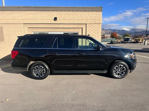 Used 2024 Ford Expedition Max XLT image 2
