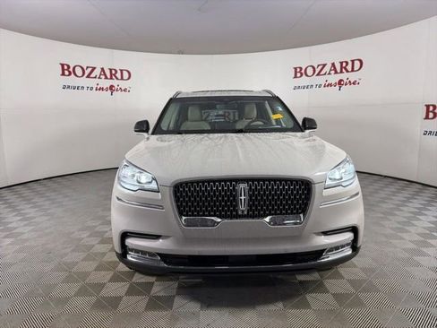 Certified 2022 Lincoln Aviator Reserve w/ Equipment Group 201A AWD/4WD image 2