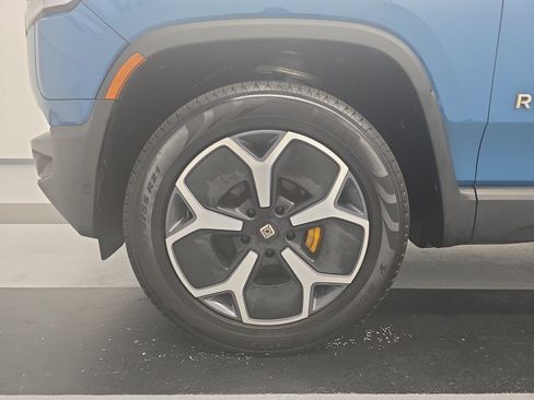 Used 2023 Rivian R1S Adventure AWD/4WD image 9