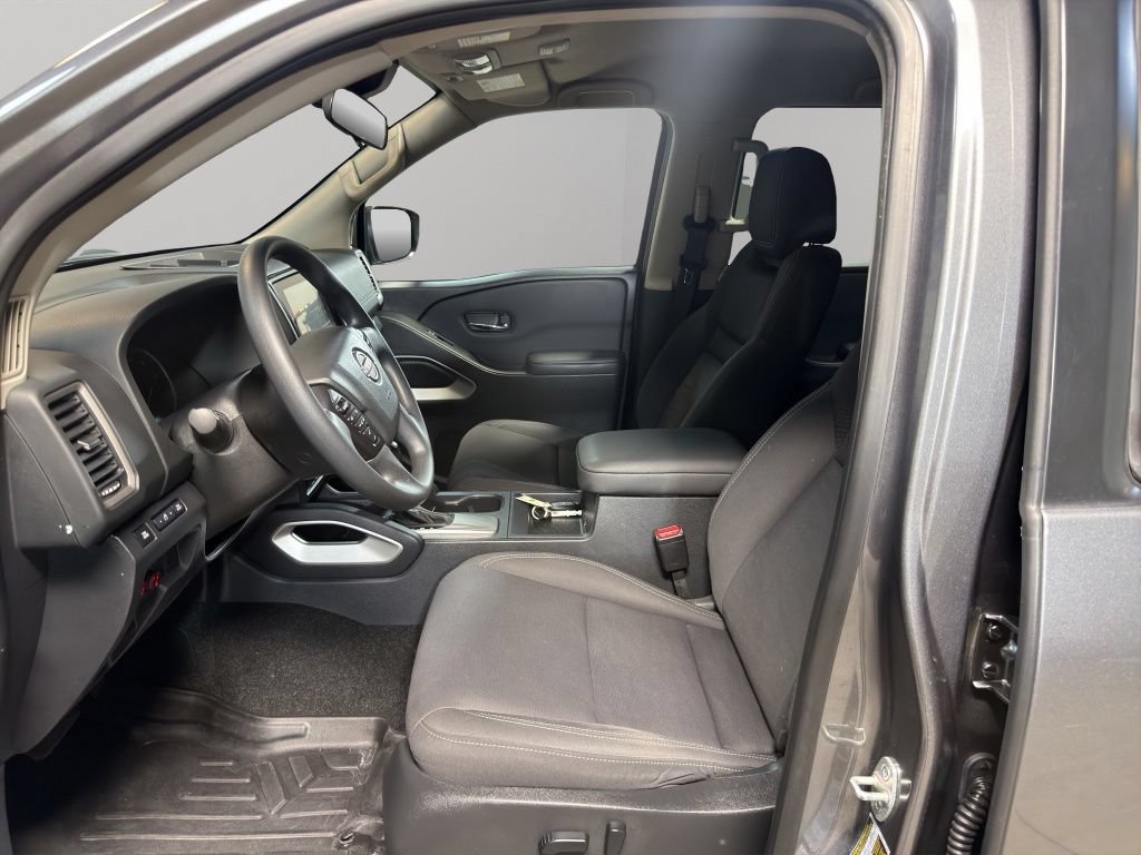 Used 2022 Nissan Frontier SV AWD/4WD image 9