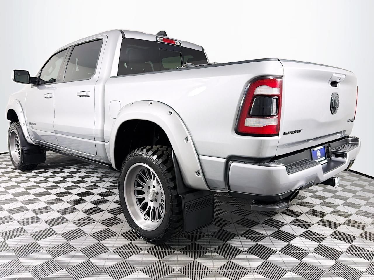 Used 2019 RAM 1500 Sport w/ Leather & Sound Group AWD/4WD image 8