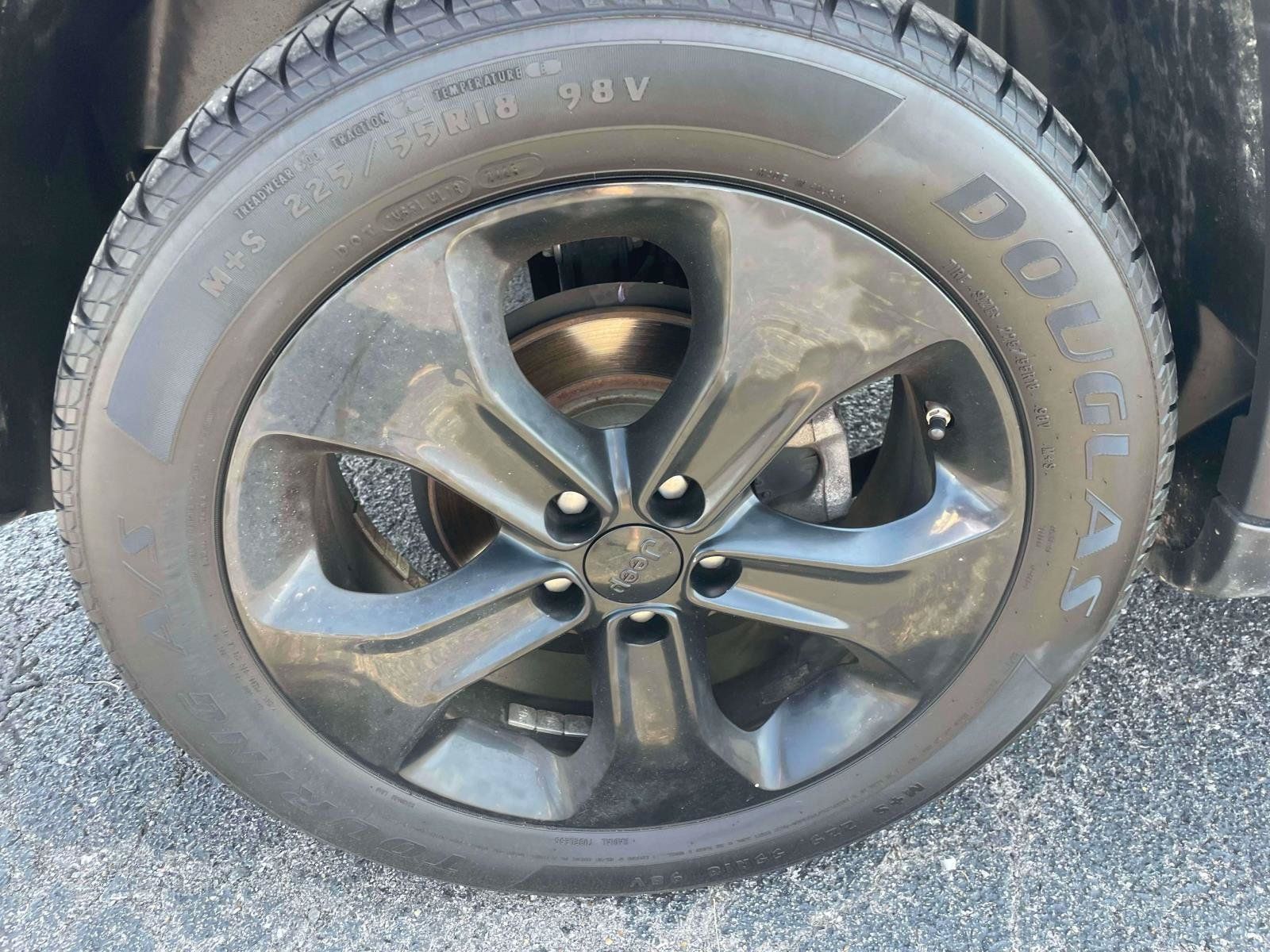 Used 2020 Jeep Compass Latitude FWD image 10