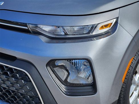 Used 2022 Kia Soul LX w/ Technology Package image 9