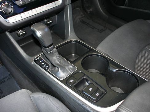 Used 2018 Hyundai Sonata SEL w/ Tech Package 02 FWD image 18