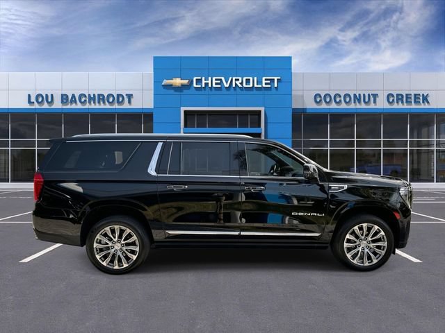 Used 2023 GMC Yukon XL Denali AWD/4WD image 9