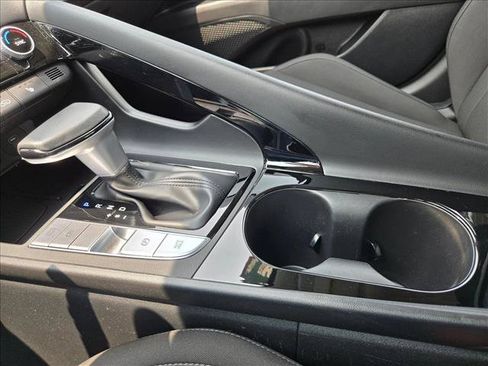 Used 2025 Hyundai Elantra SEL FWD image 15