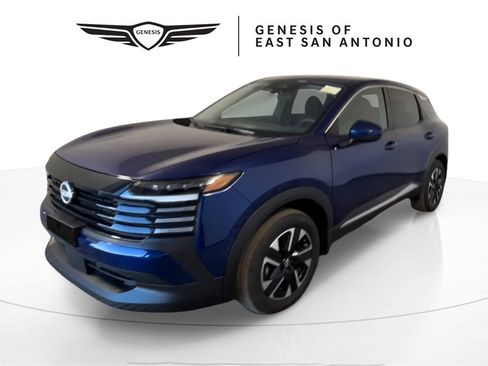 Used 2025 Nissan Kicks SV image 2