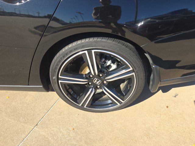 Used 2025 Honda Accord Sport image 9