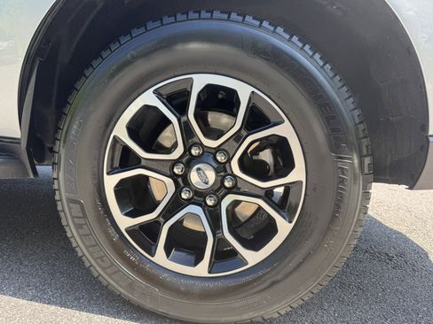 Used 2024 Ford Expedition XLT RWD image 23