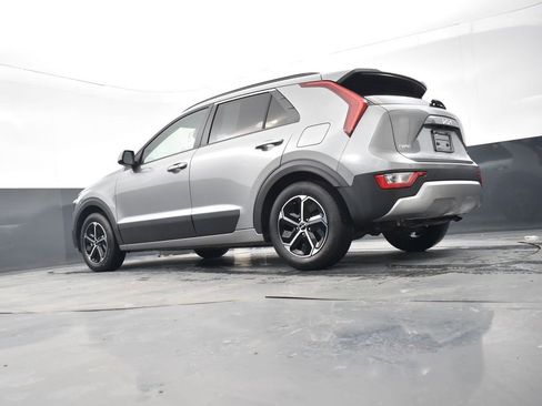Certified 2023 Kia Niro EX image 22