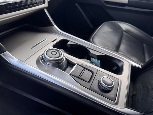 Used 2021 Ford Explorer XLT w/ Equipment Group 202A image 18