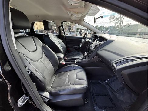 Used 2016 Ford Focus SE w/ Equipment Group 201A image 33