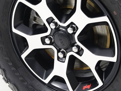 Used 2022 Jeep Wrangler Unlimited Rubicon w/ LED Lighting Group image 16