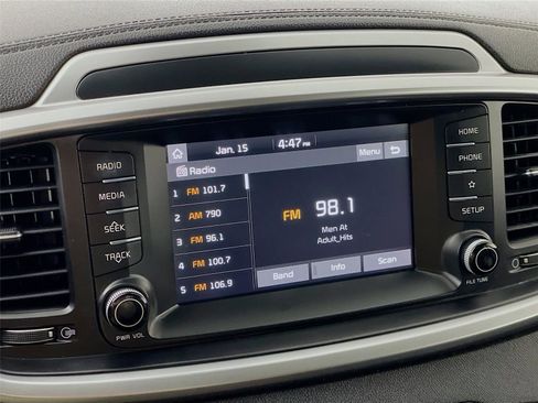 Used 2020 Kia Sorento EX image 18