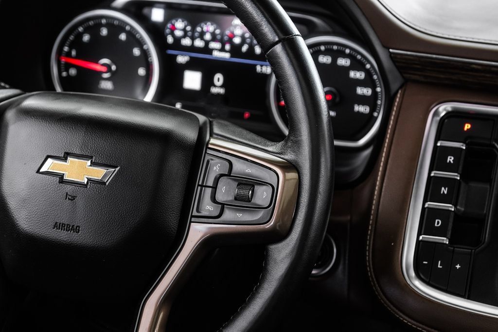 Used 2021 Chevrolet Suburban High Country RWD image 16