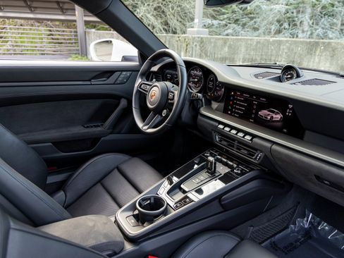 Certified 2024 Porsche 911 Carrera GTS image 44