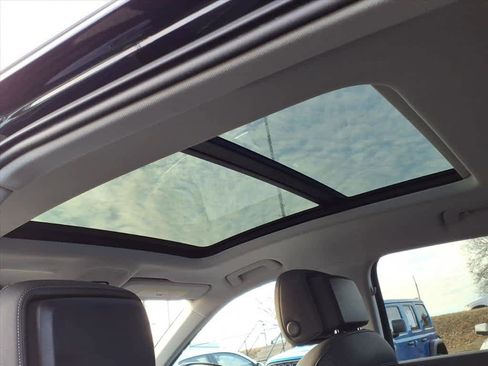 Used 2021 Audi e-tron Premium Plus w/ Premium Plus Package image 22