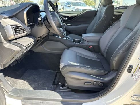 Used 2025 Subaru Outback Onyx Edition image 18