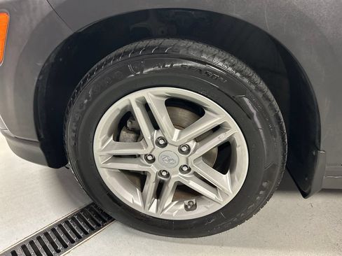 Used 2021 Hyundai Kona SE FWD image 9