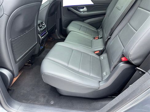 Used 2025 Mercedes-Benz GLS 450 4MATIC image 44