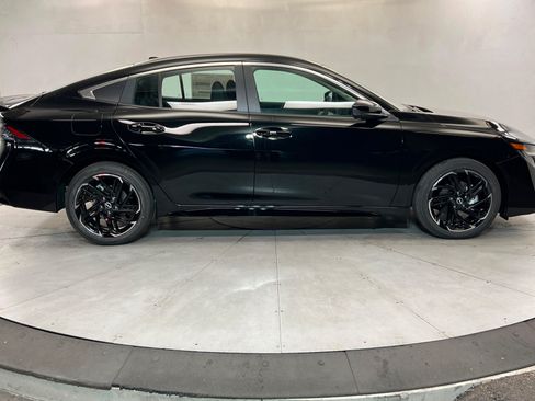 New 2026 Nissan Sentra SR FWD image 6