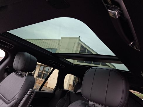 New 2025 Land Rover Range Rover SE image 12