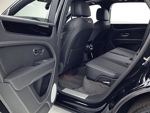 New 2025 Bentley Bentayga image 44