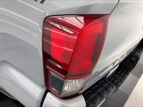 Used 2019 Toyota Tacoma TRD Sport image 30