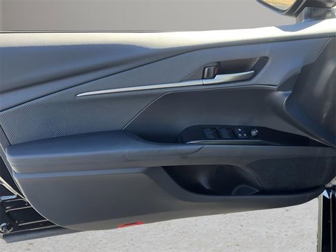 Certified 2025 Toyota Camry Hybrid image 23