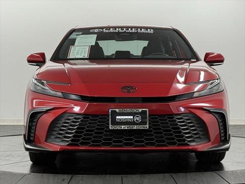 Certified 2025 Toyota Camry SE image 3