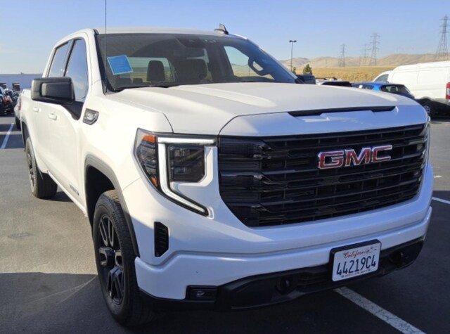Used 2024 GMC Sierra 1500 Elevation AWD/4WD image 2