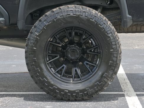 Used 2025 Chevrolet Silverado 2500 ZR2 w/ Technology Package AWD/4WD image 41