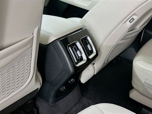 Used 2022 Kia Sorento SX image 29