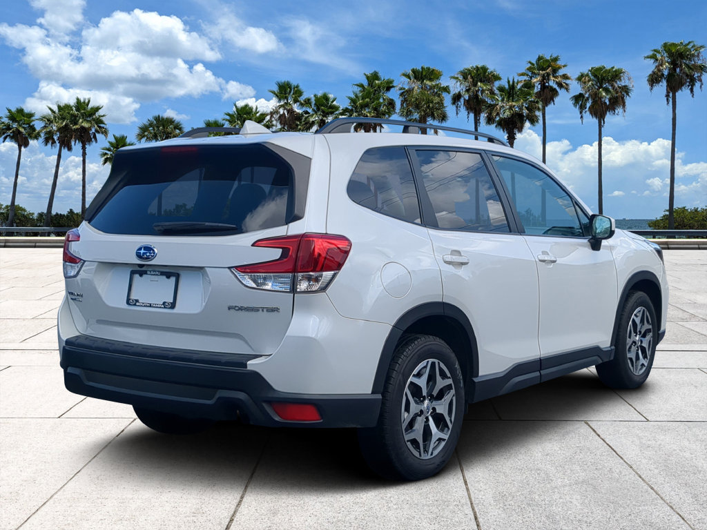 Used 2019 Subaru Forester Premium AWD/4WD image 4