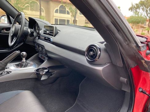 Used 2016 MAZDA MX-5 Miata Sport RWD image 37