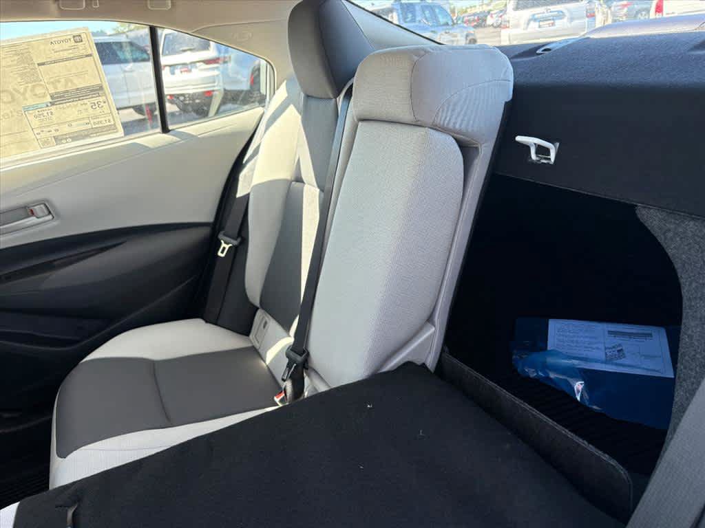 Used 2027 Toyota Corolla LE FWD image 8