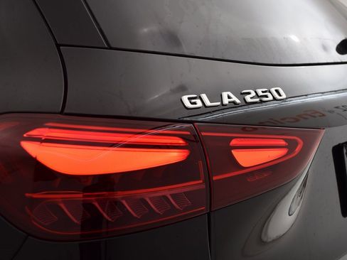 New 2026 Mercedes-Benz GLA 250 image 11