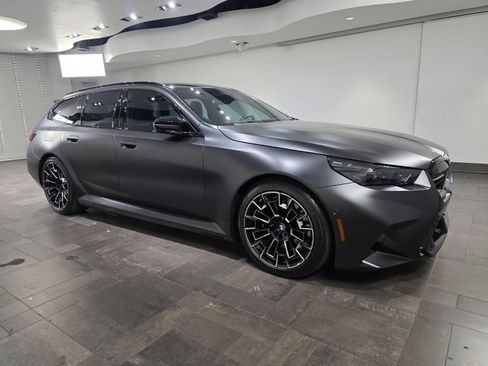 Used 2025 BMW M5 Touring image 30