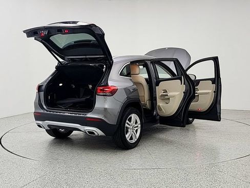 Used 2023 Mercedes-Benz GLA 250 4MATIC image 11