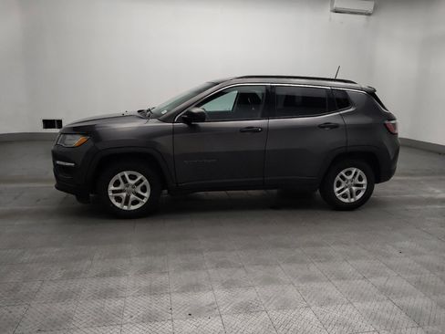 Used 2019 Jeep Compass Sport FWD image 2