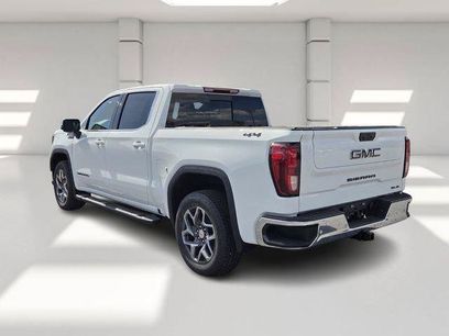 New 2026 GMC Sierra 1500 SLE w/ Preferred Package
