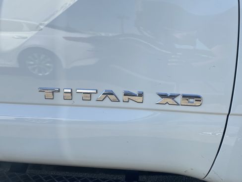 Used 2017 Nissan Titan S image 19